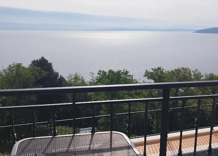 Cozy For 2 With Balcony & Sea View Elma شقة *