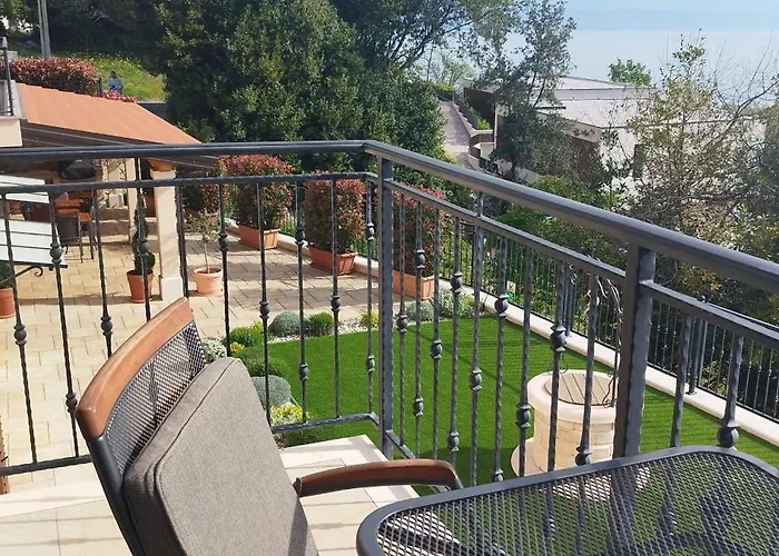 Cozy For 2 With Balcony & Sea View Elma شقة