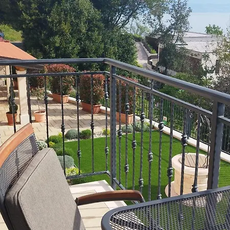 Cozy For 2 With Balcony & Sea View Elma Appartement